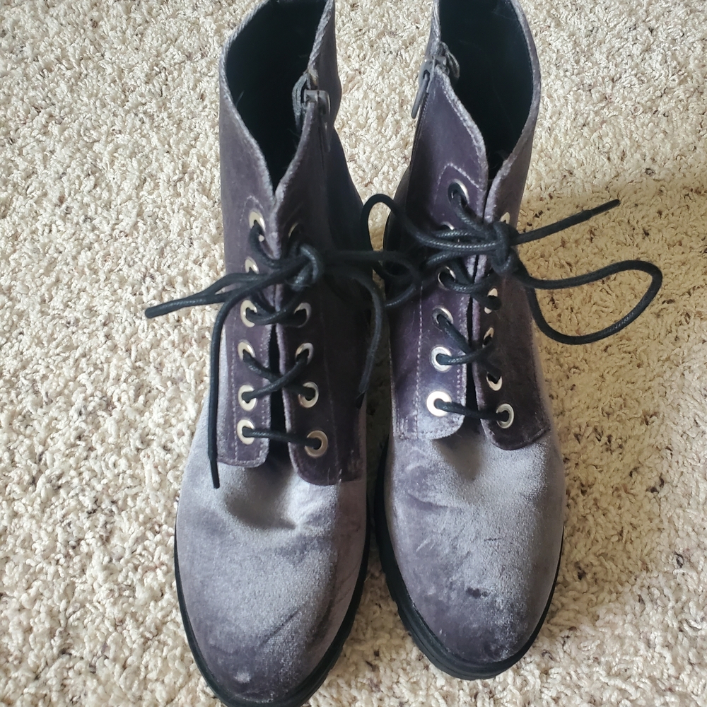 Mossimo Velvet Silver Grey Women's Lace-Up Boots